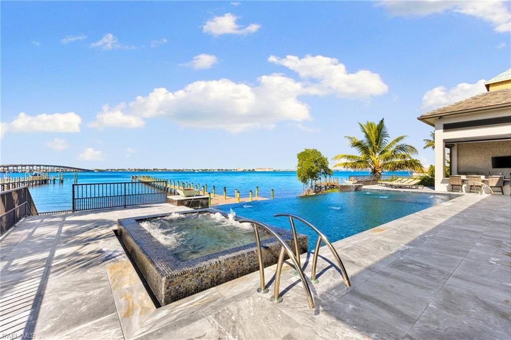 Exterior, Pool, Water