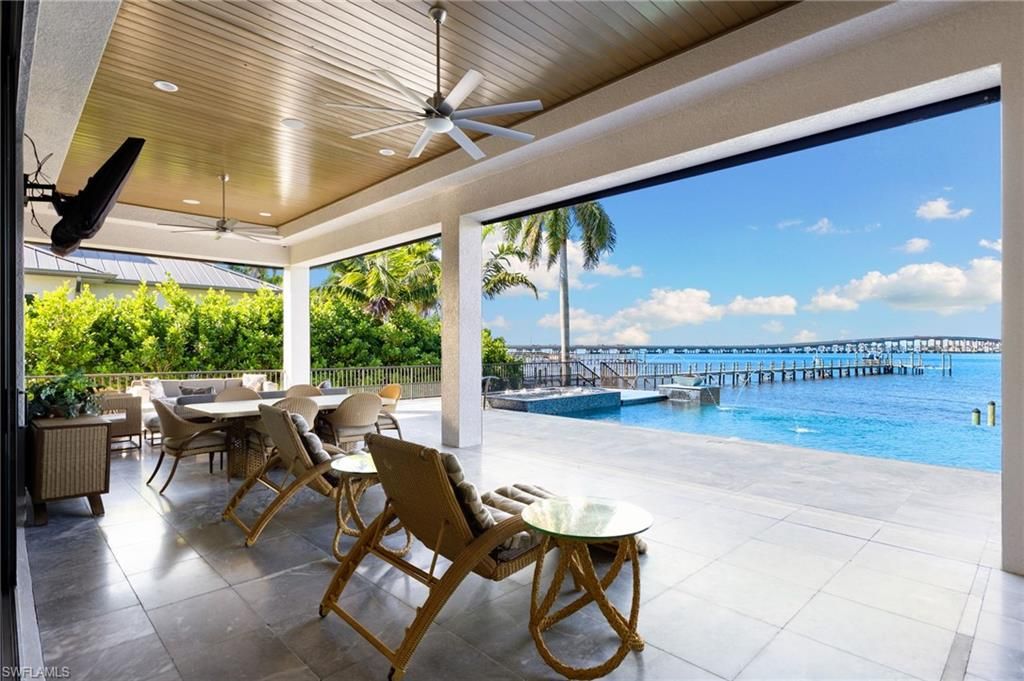 Dining room, Exterior, Pool, Recessed Lighting, Water