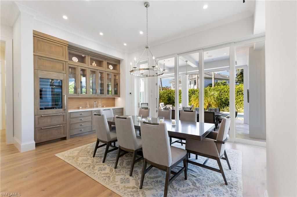 Chandelier, Dining room, Interior, Recessed Lighting, Wood Texture Flooring