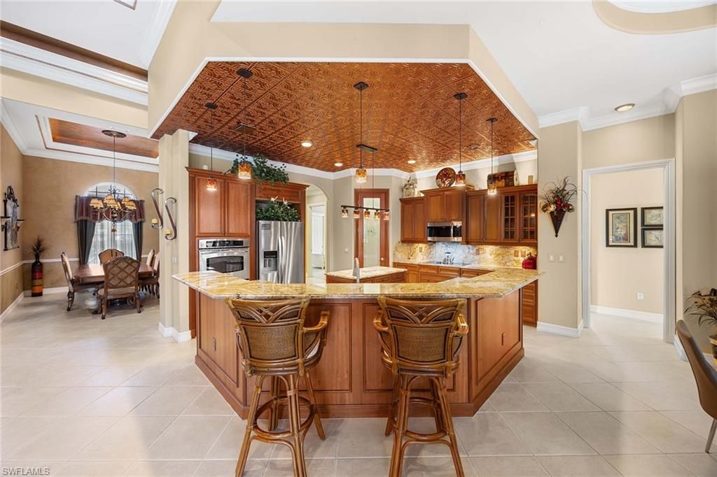 Dining room, Interior, Kitchen, Pendant Lights, Recessed Lighting, Stainless Steel Appliances