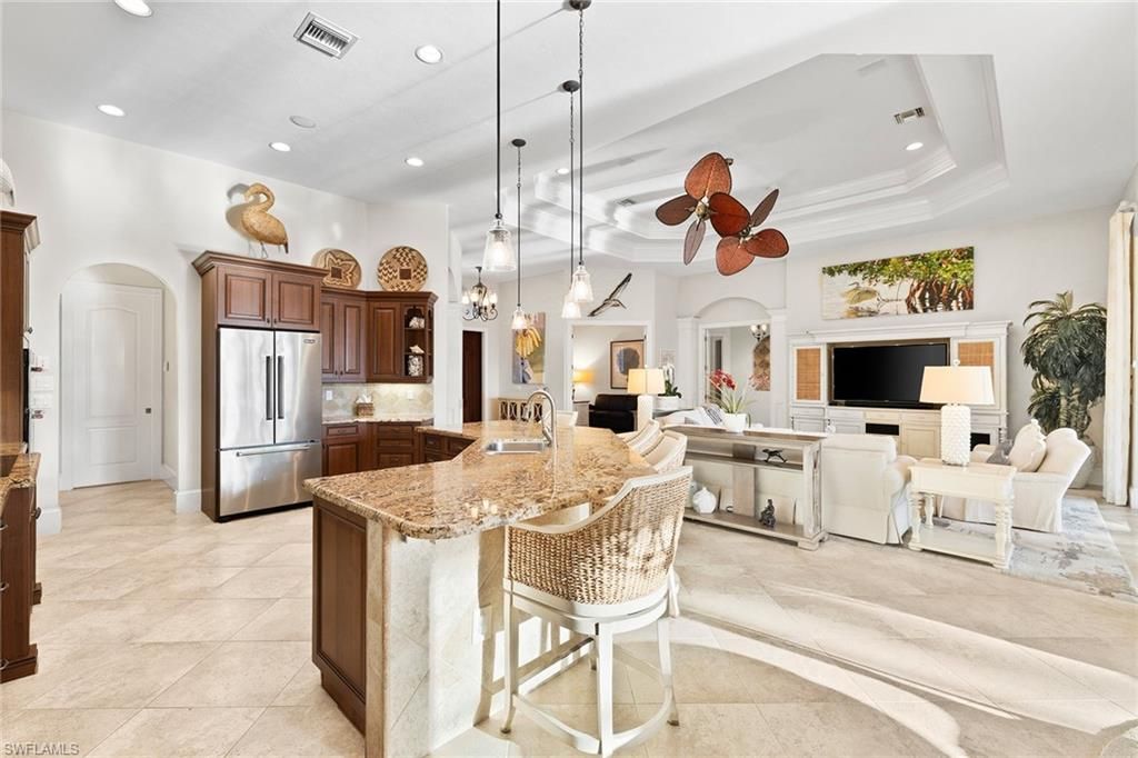 Interior, Kitchen, Living room, Pendant Lights, Recessed Lighting, Stainless Steel Appliances