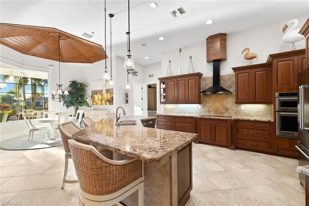 Dining room, Interior, Kitchen, Pendant Lights, Recessed Lighting, Stainless Steel Appliances, Wooden Ceilings