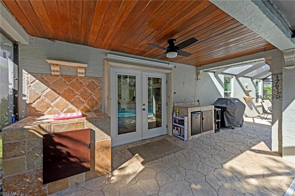 Exterior, Outdoor Kitchen