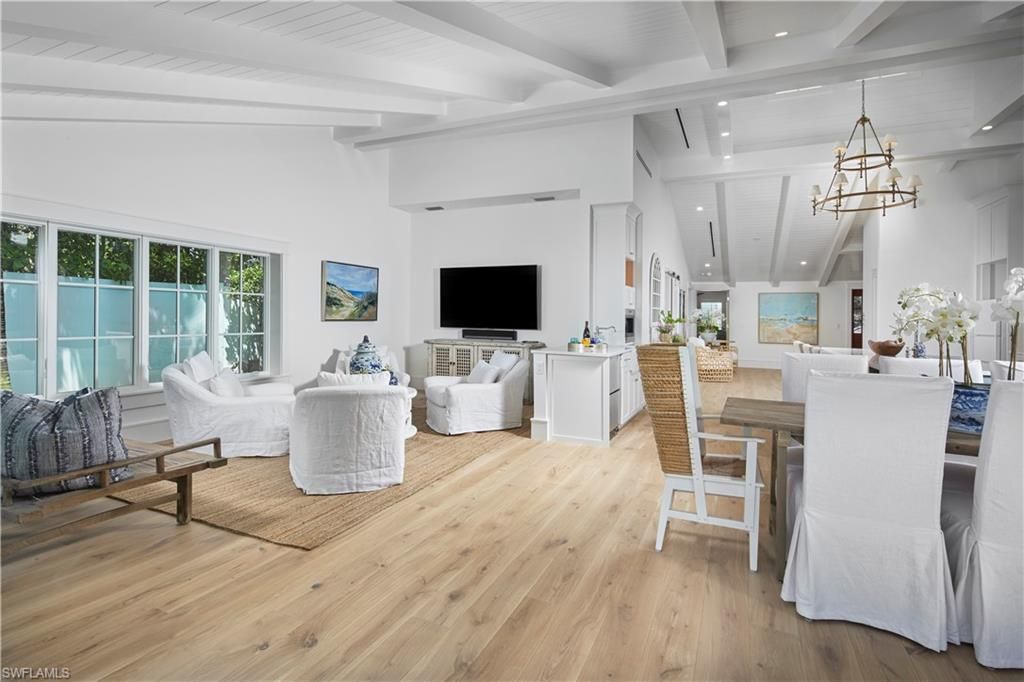 Dining room, Interior, Living room, Pendant Lights, Recessed Lighting, Wood Texture Flooring