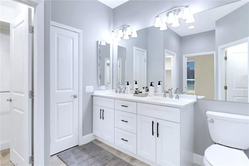Bathroom, Dual Sink Vanities, Interior