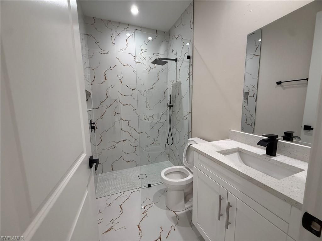 Bathroom, Interior, Marble, Marble Walls, Recessed Lighting