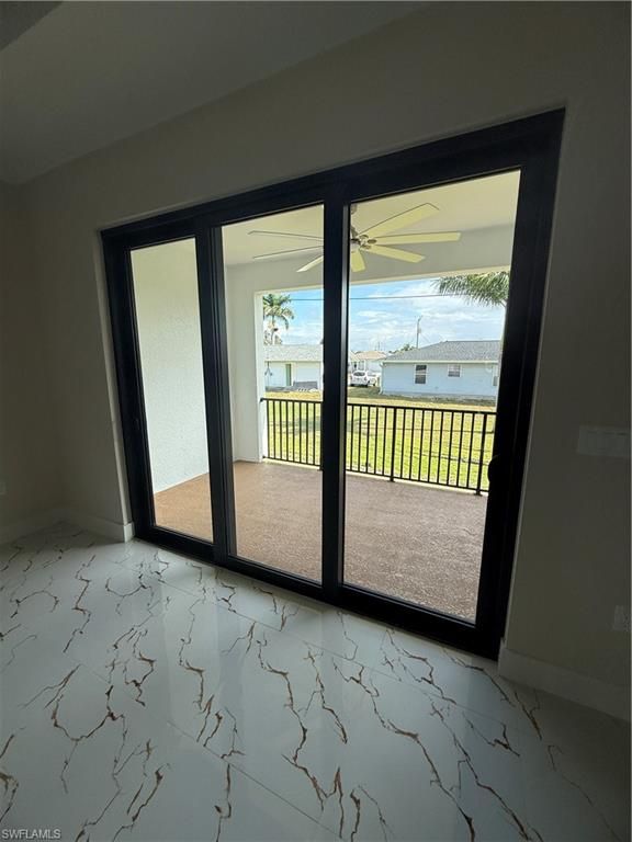 Empty room, Interior, Water