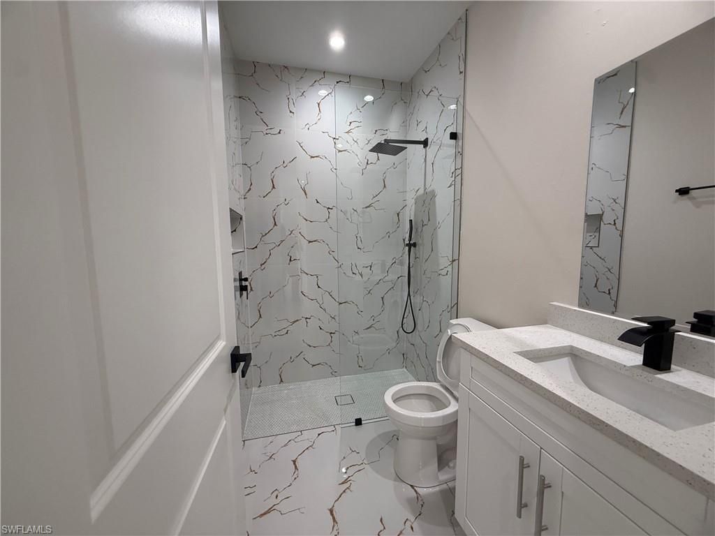 Bathroom, Interior, Marble, Marble Walls, Recessed Lighting