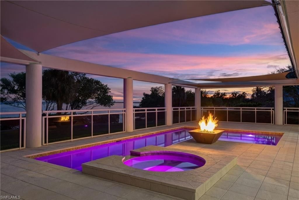 Exterior, Pool, Water