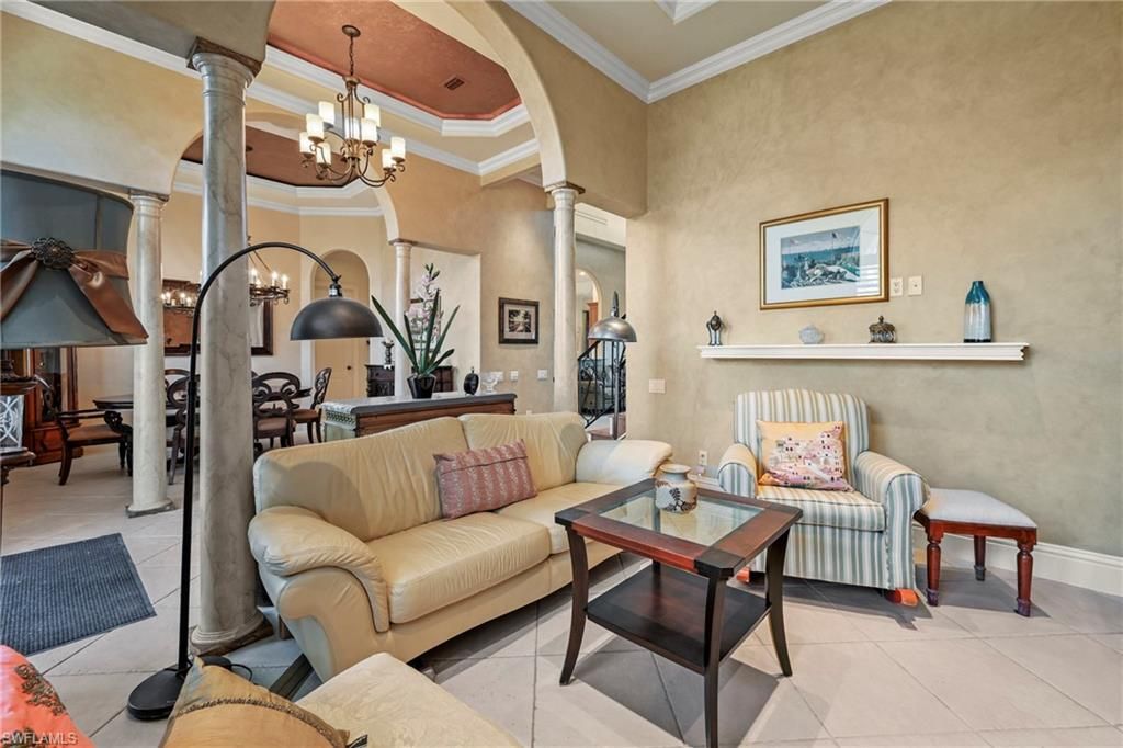 Chandelier, Dining room, Interior, Living room