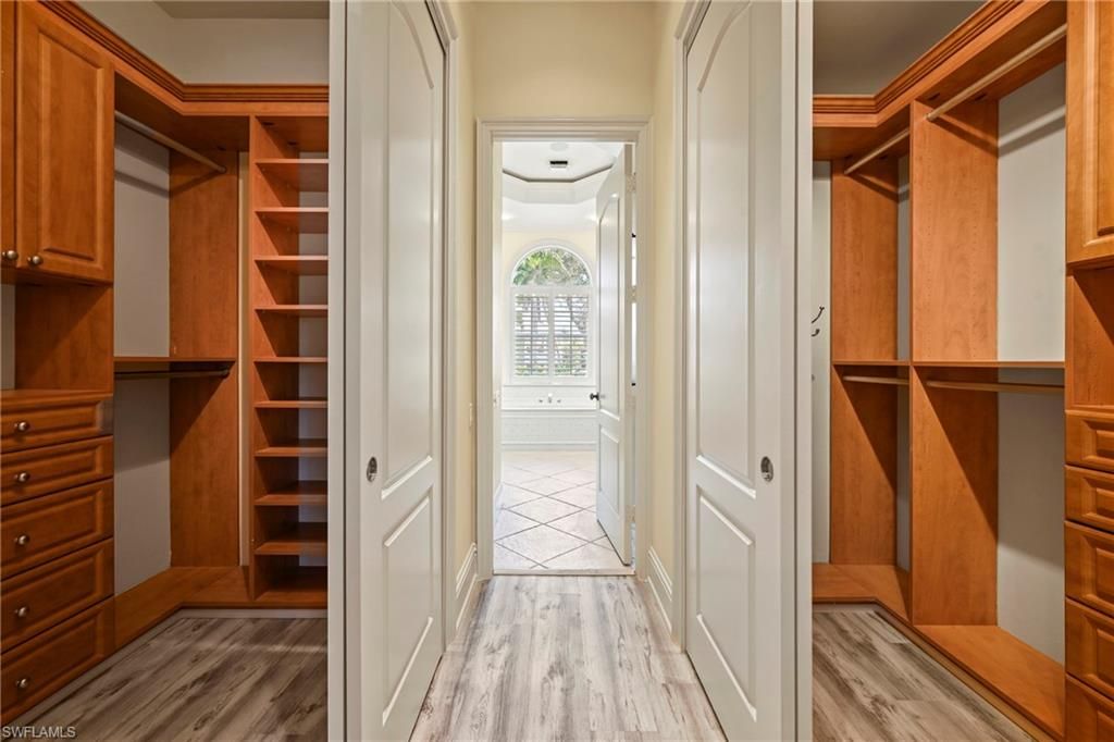 Interior, Walk-in Closets, Wood Texture Flooring