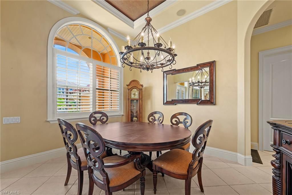 Chandelier, Dining room, Interior, Pendant Lights