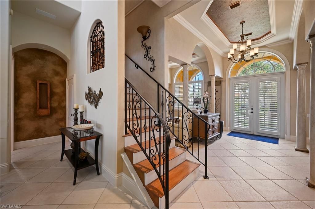 Chandelier, Interior
