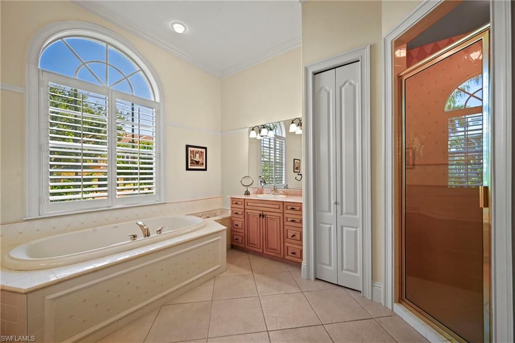 Bathroom, Interior, Recessed Lighting, Tile Countertops