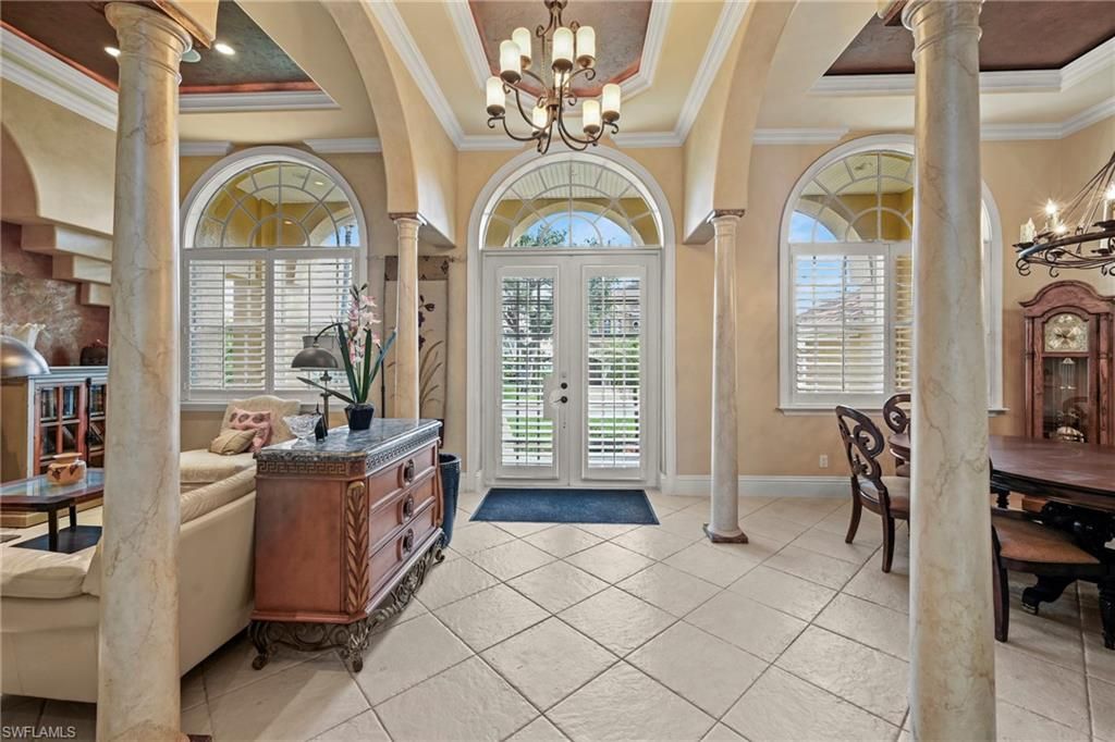 Chandelier, Dining room, Interior