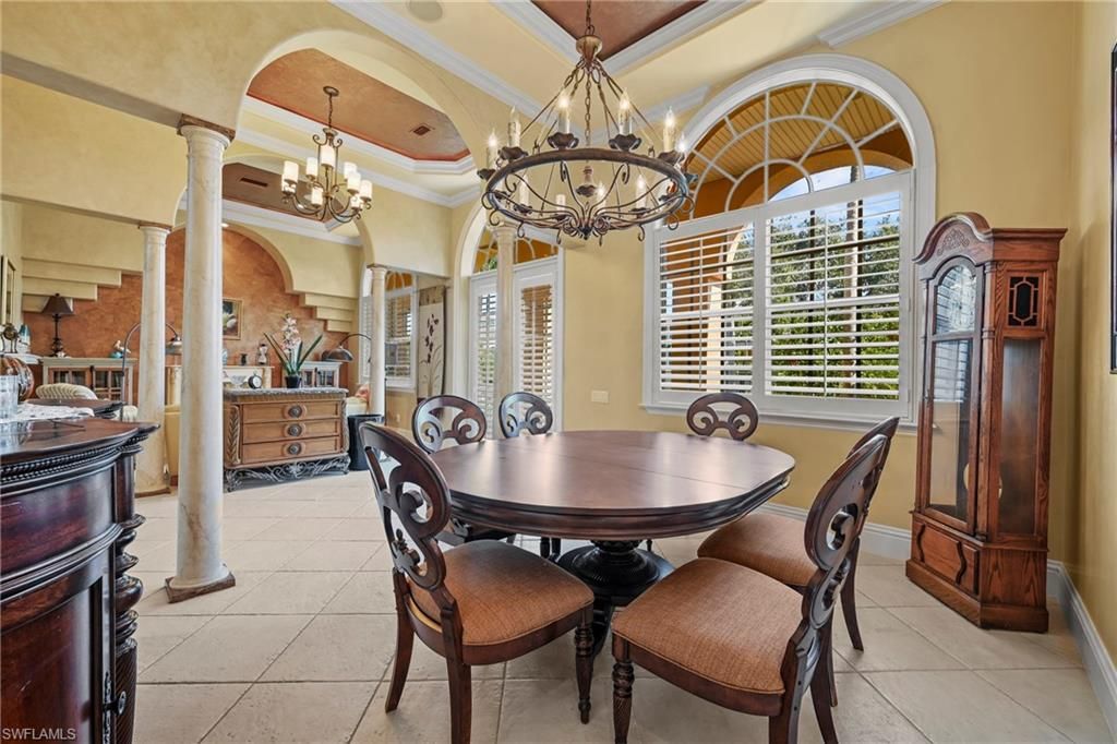 Chandelier, Dining room, Interior
