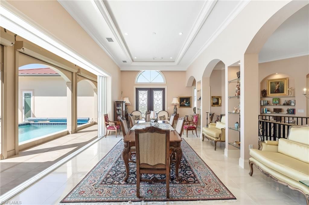 Dining room, Interior, Recessed Lighting