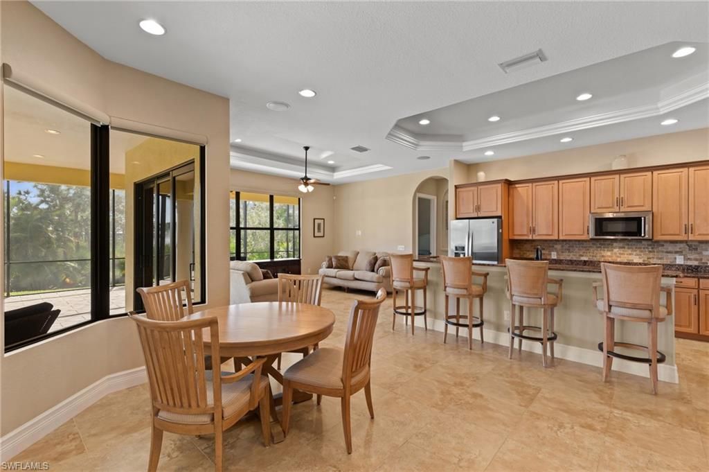 Dining room, Interior, Kitchen, Living room, Pendant Lights, Recessed Lighting, Stainless Steel Appliances