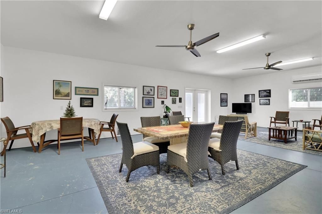Dining room, Interior