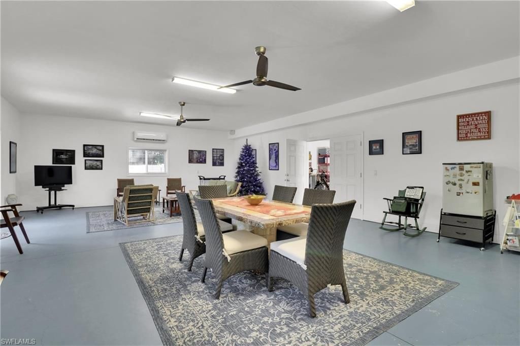 Dining room, Interior