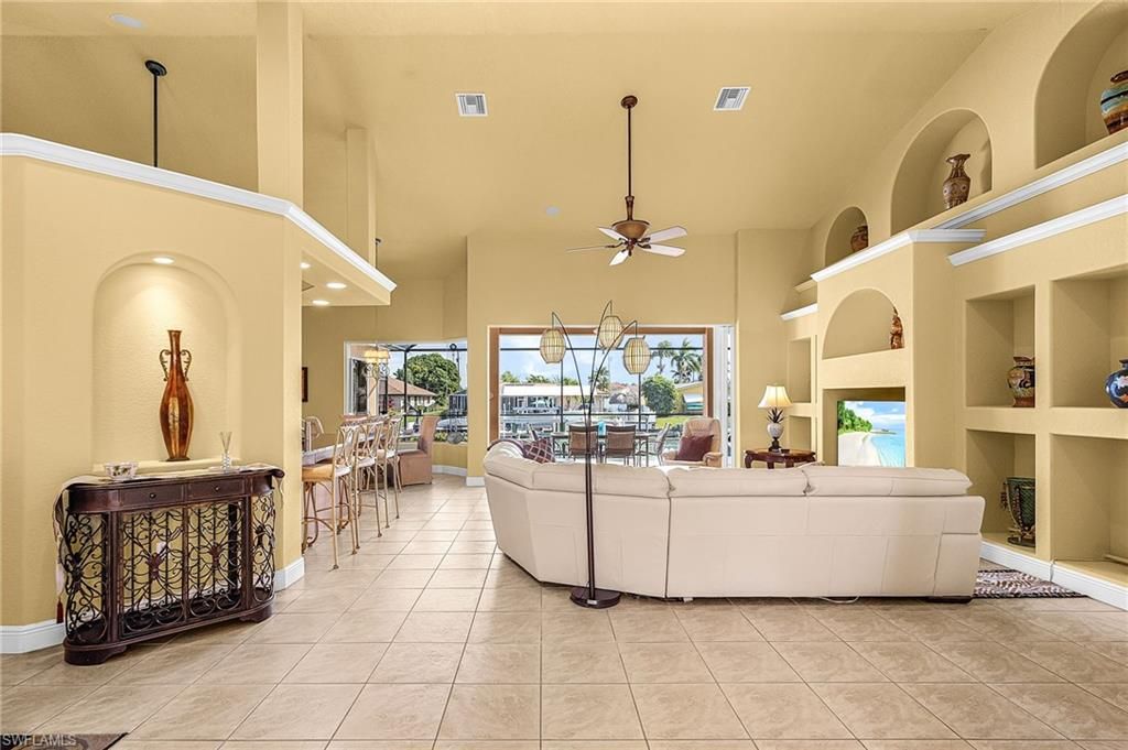 Dining room, Interior, Living room, Recessed Lighting