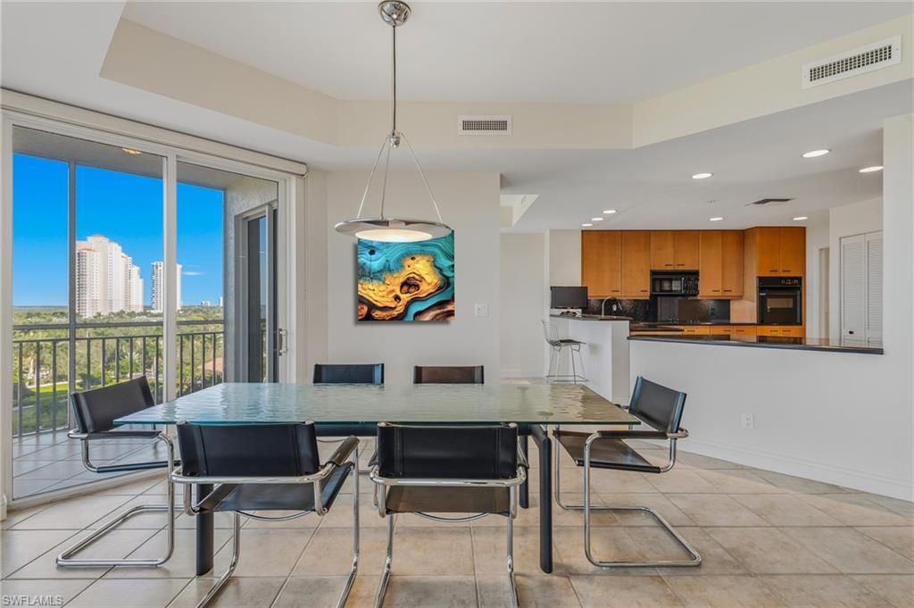 Dining room, Interior, Kitchen, Pendant Lights, Recessed Lighting