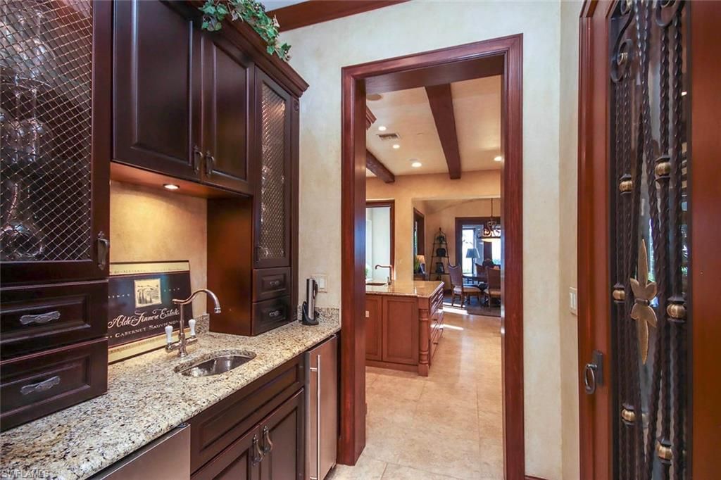 Dining room, Interior, Kitchen, Pendant Lights, Recessed Lighting, Wooden Beams