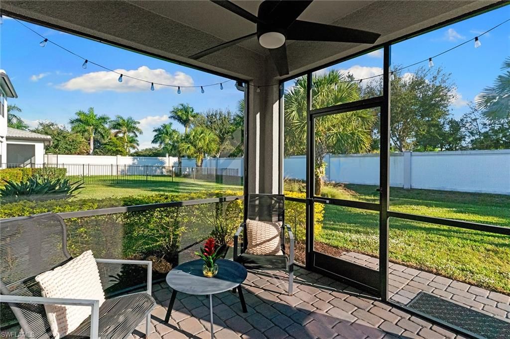 Interior, Sun Room, Water