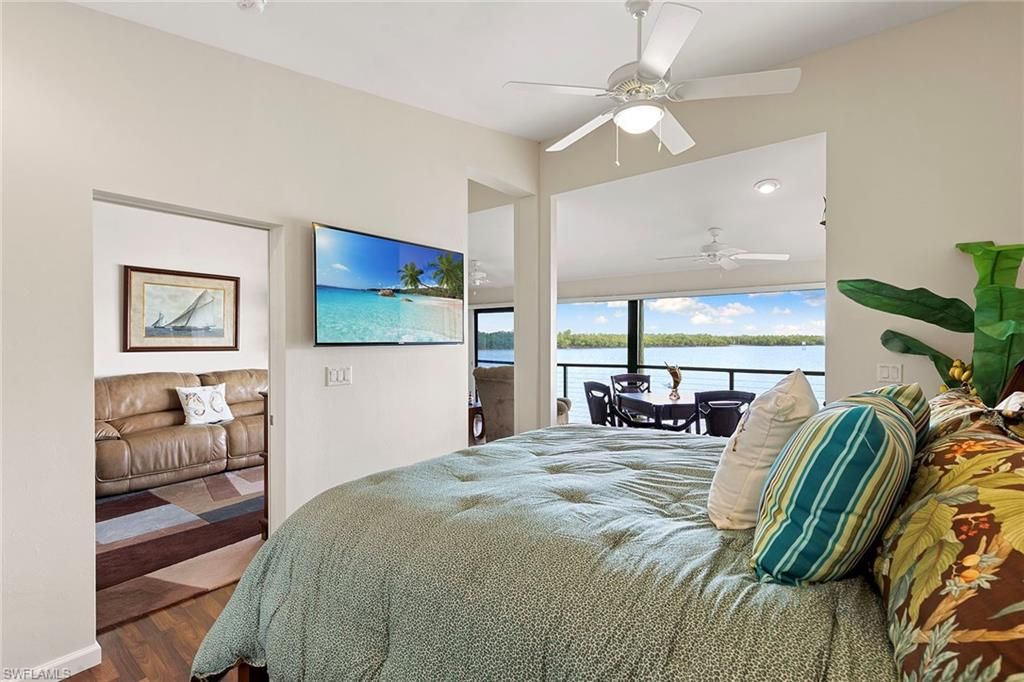 Bedroom, Dining room, Interior, Water, Wood Texture Flooring