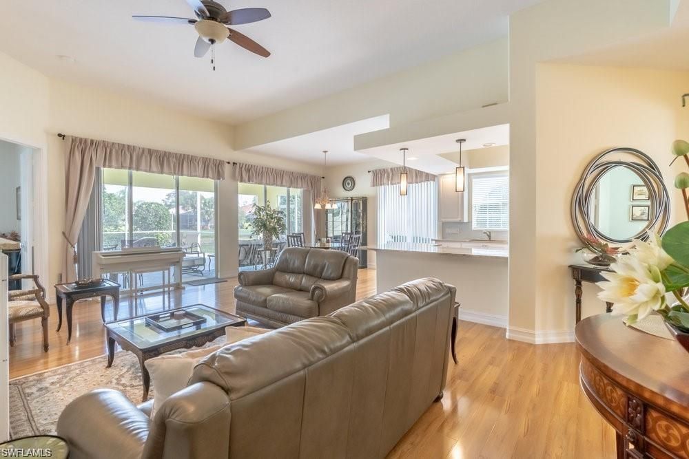 Dining room, Interior, Living room, Pendant Lights, Piano, Wood Texture Flooring