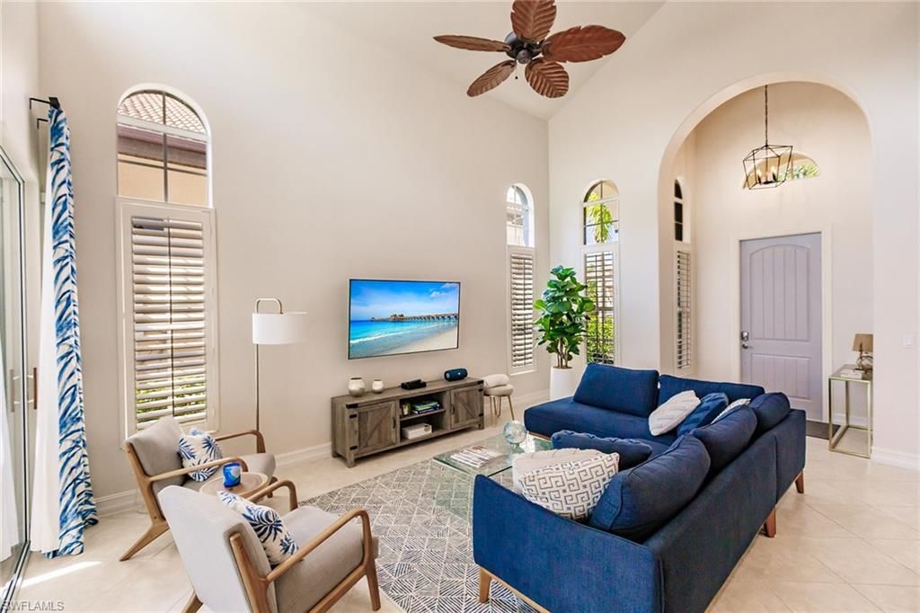Interior, Living room, Pendant Lights
