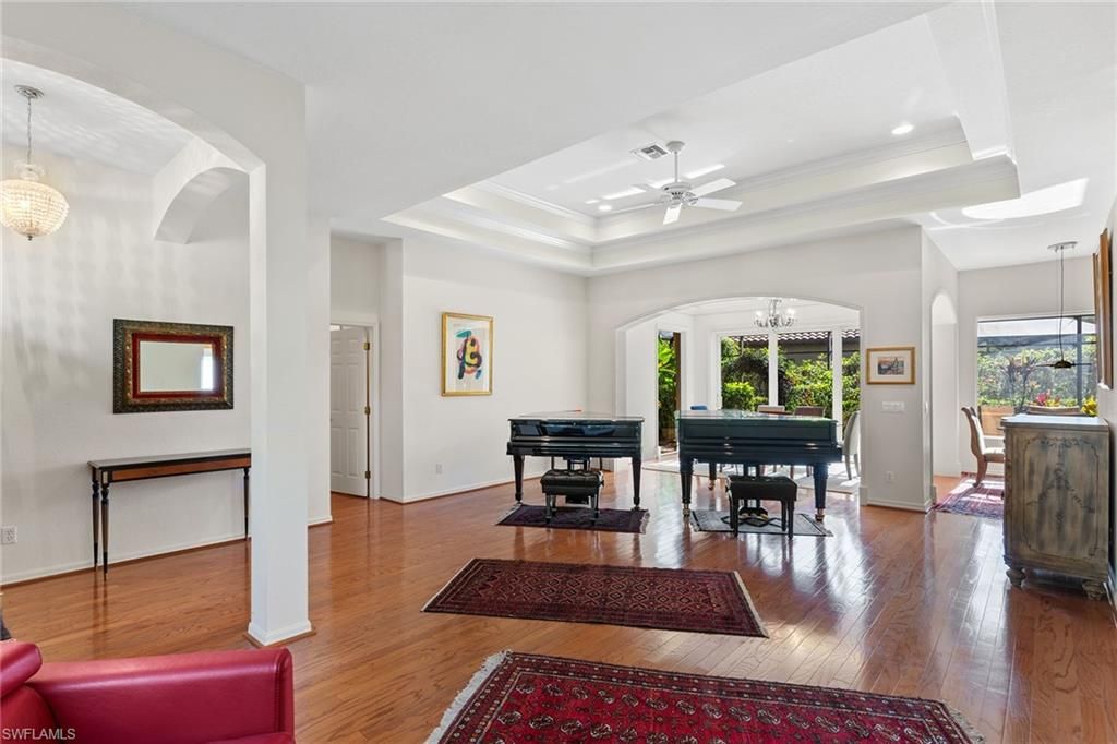 Interior, Pendant Lights, Piano, Recessed Lighting, Wood Texture Flooring