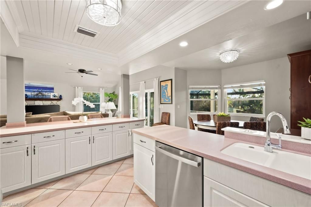 Dining room, Interior, Kitchen, Recessed Lighting, Stainless Steel Appliances