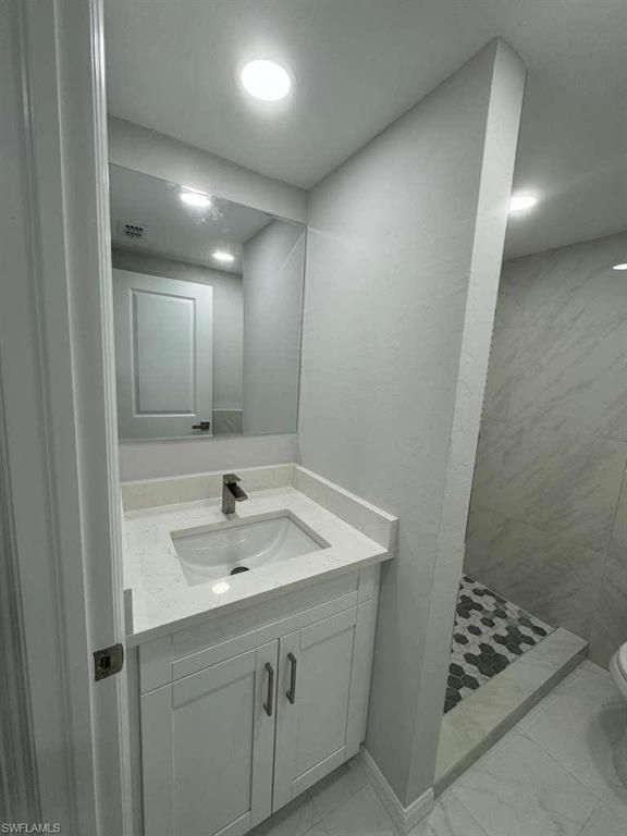 Bathroom, Interior, Marble, Marble Walls, Recessed Lighting