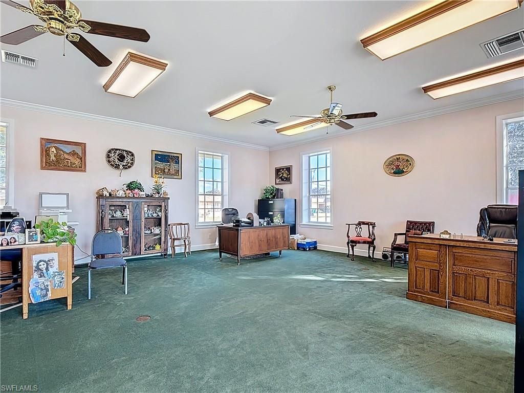 Home Office, Interior