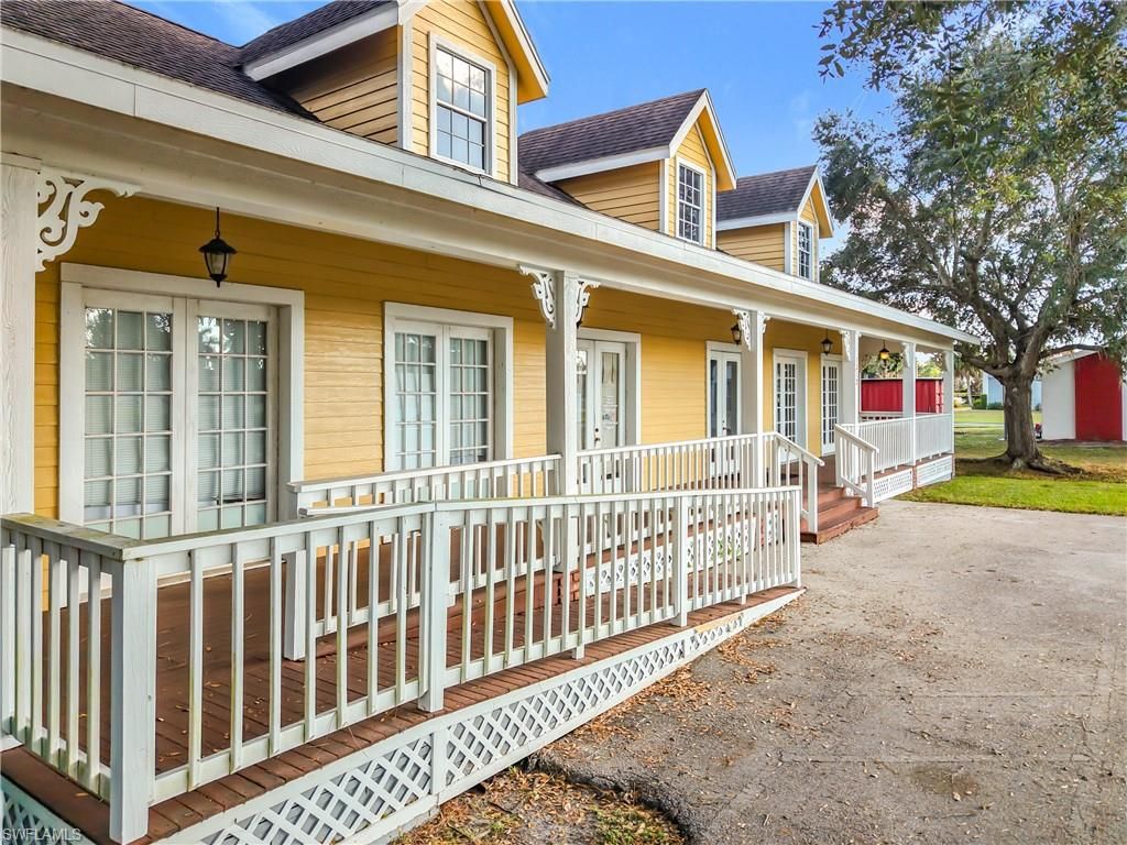 Exterior, Facade, None