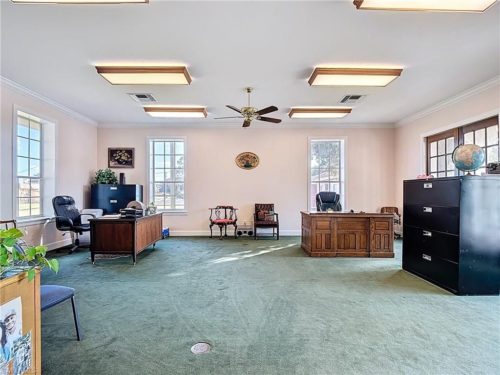 Home Office, Interior