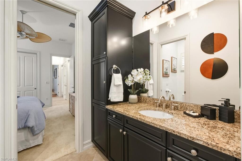 Bathroom, Dual Sink Vanities, Interior