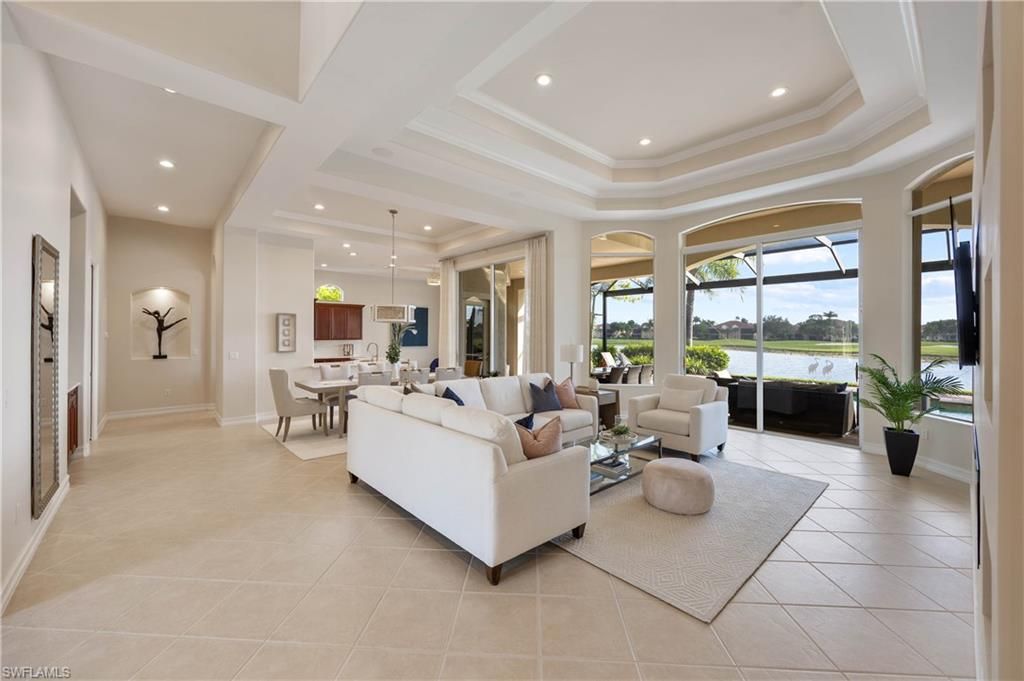 Dining room, Interior, Living room, Pendant Lights, Recessed Lighting, Water