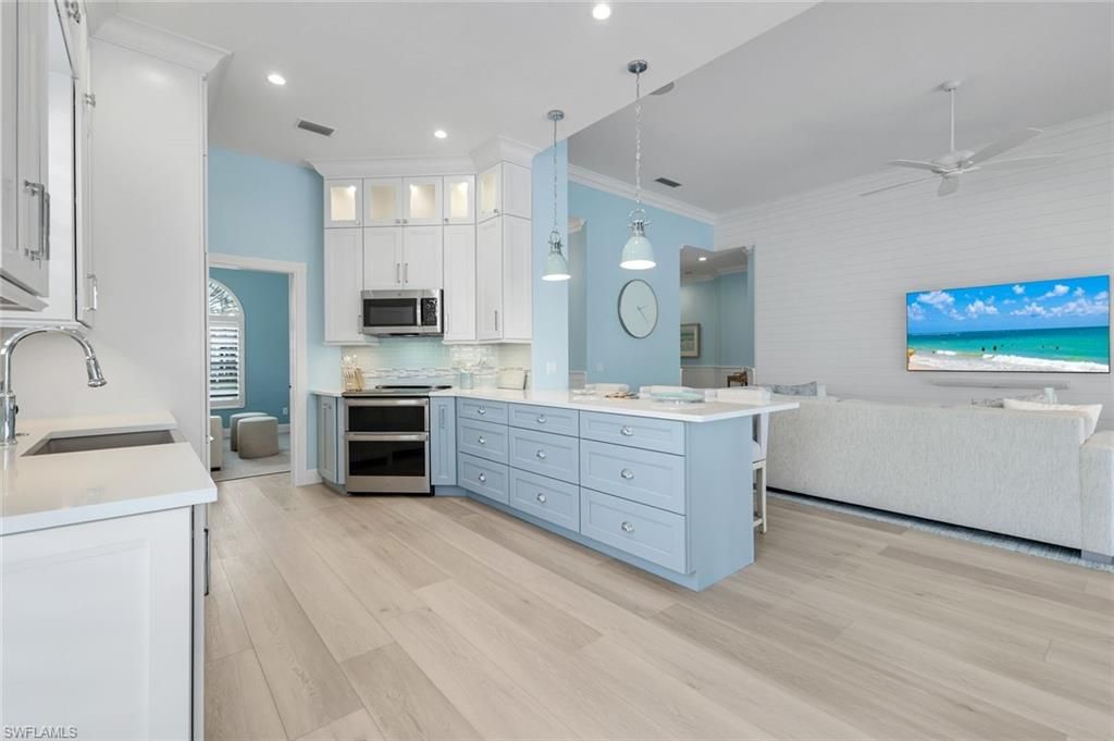 Interior, Kitchen, Living room, Pendant Lights, Recessed Lighting, Stainless Steel Appliances, Wood Texture Flooring