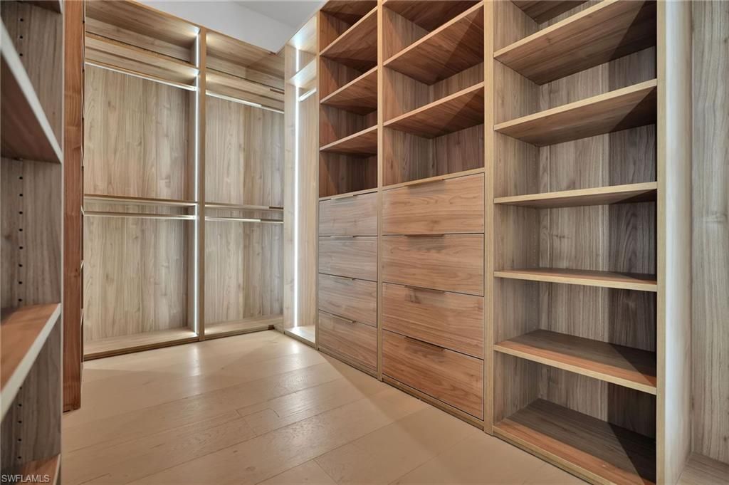 Interior, Walk-in Closets, Wood Texture Flooring