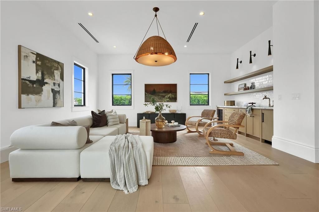Interior, Living room, Pendant Lights, Recessed Lighting, Wood Texture Flooring