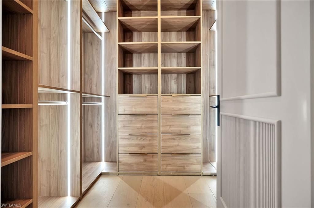 Interior, Walk-in Closets, Wood Texture Flooring