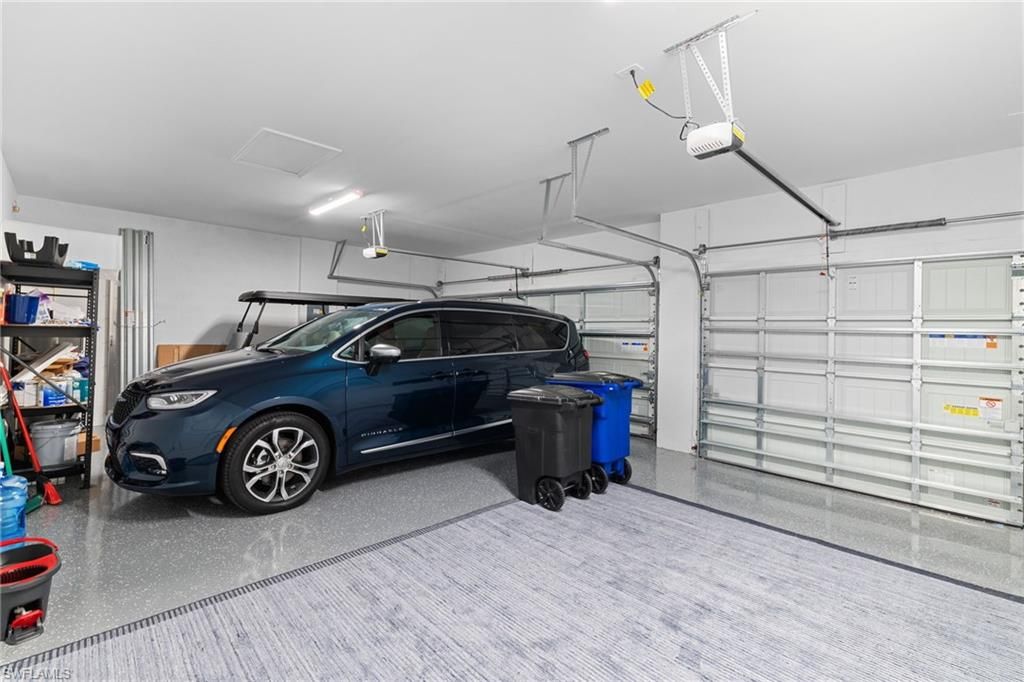 Garage, Interior