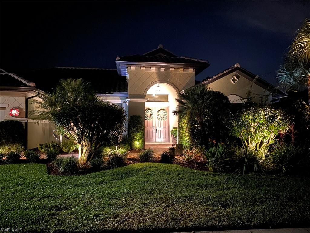 Exterior, Facade, None