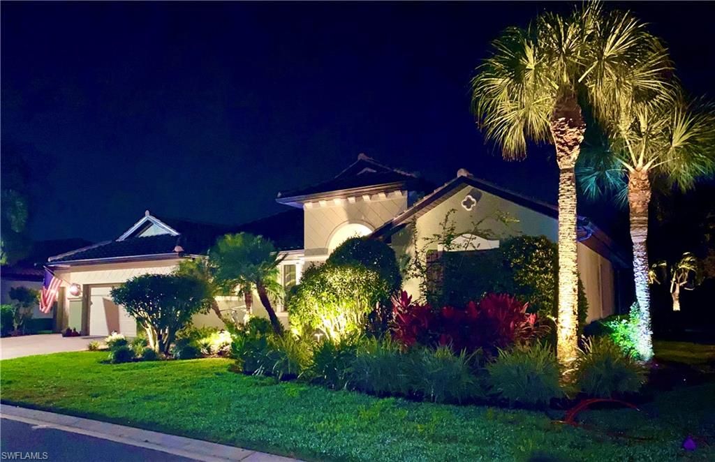 Attached, Exterior, Facade, Mediterranean