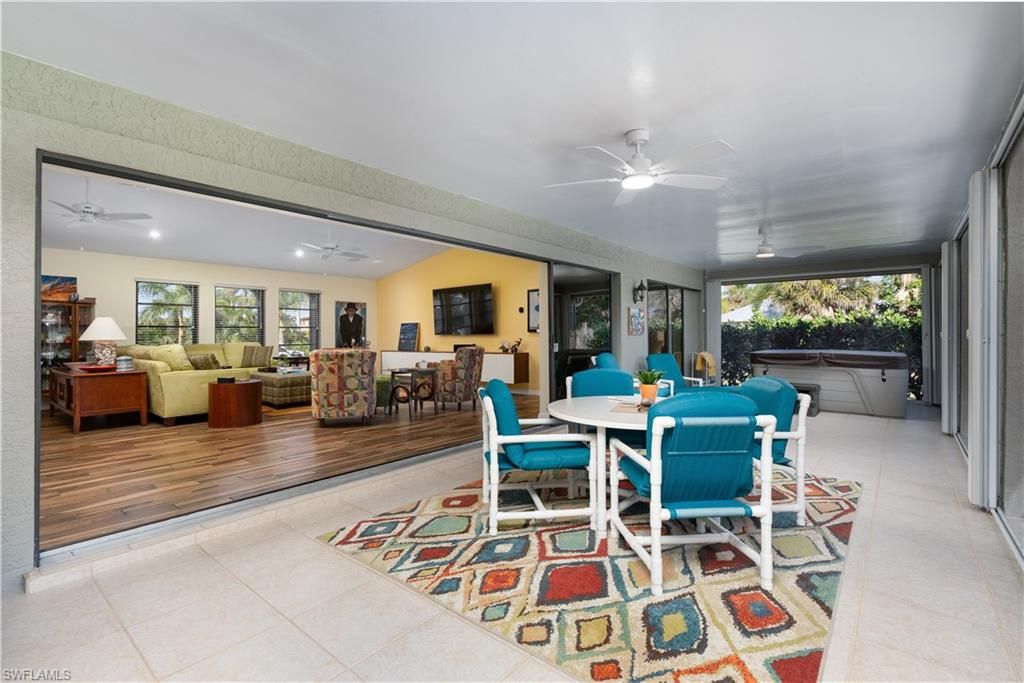 Dining room, Interior, Living room, Recessed Lighting, Wood Texture Flooring