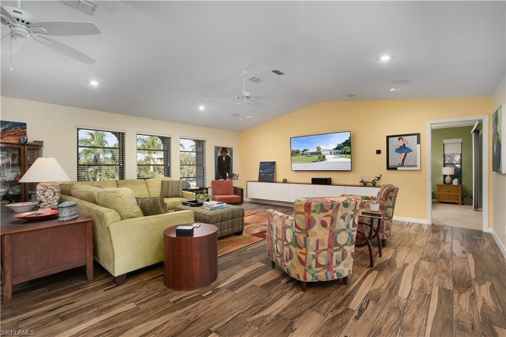 Dining room, Interior, Living room, Recessed Lighting, Wood Texture Flooring