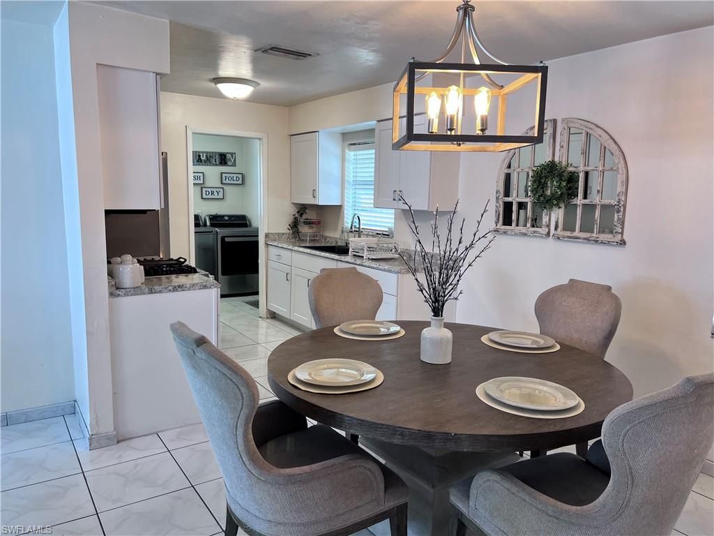 Dining room, Interior, Kitchen, Marble, Pendant Lights