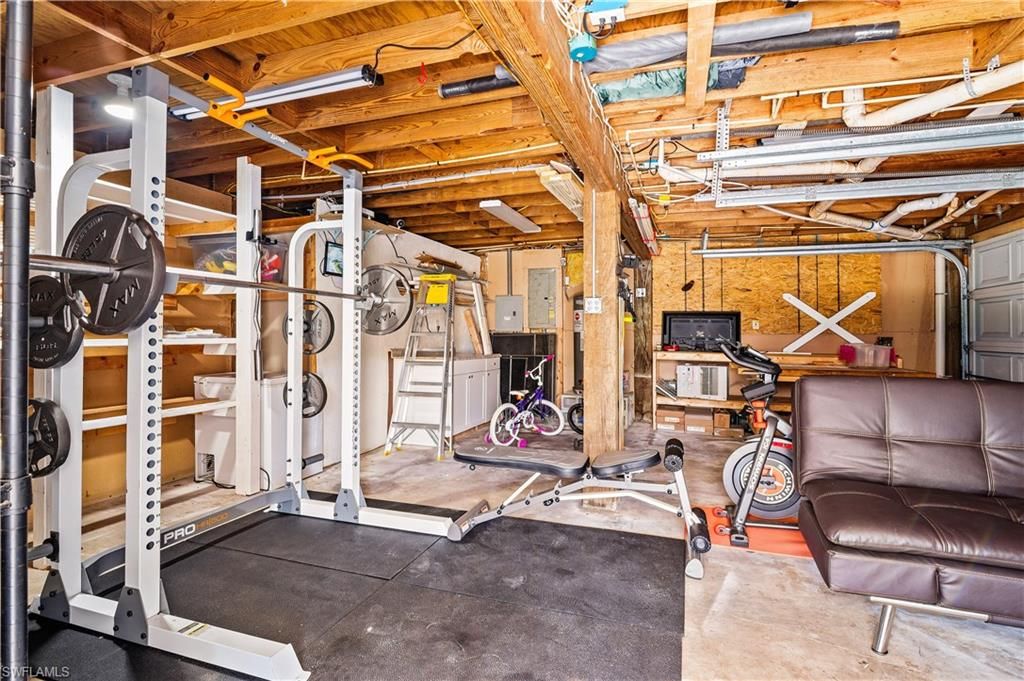 Fitness Equipment, Interior, Wooden Beams
